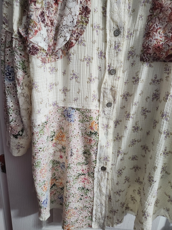 POL Floral Patchwork Button-Up Blouse in Cream, Lavender and Pink NEW boutique - Picture 11 of 11